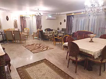 للبيع في المنطقة الثامنة، مدينة نصر، 220 متر