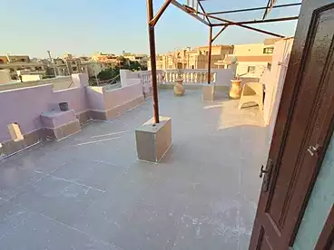 Roof For rent in Street 12, First Neighborhood, 100 sqm