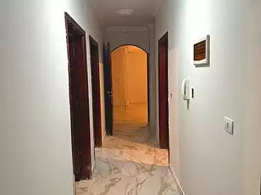 شقق للإيجار في شارع المعهد، الحي الأول، 200 متر