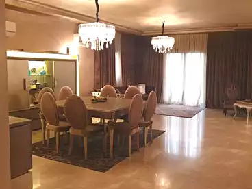 عقارات للبيع في الحي السابع، الشيخ زايد، 300 متر