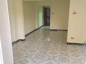 شقق للإيجار في شارع أحمد زكي، النزهة، 100 متر