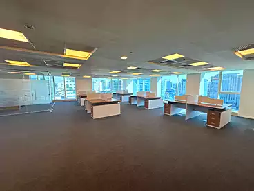 Administrative For rent in Northern 90th St., 90th Street, 750 sqm