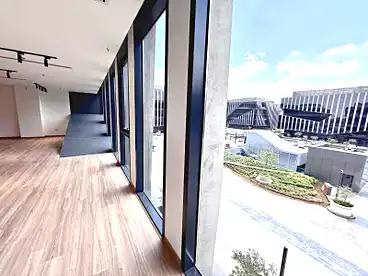 Corporate Branch For rent in Northern 90th St., 90th Street, 123 sqm