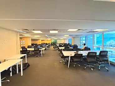 Corporate Branch For rent in Southern 90th St., 90th Street, 1130 sqm