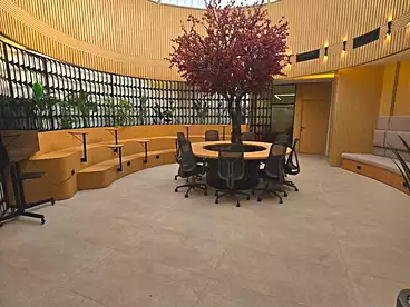 Corporate Branch For rent in Southern 90th St., 90th Street, 300 sqm