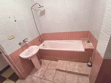 عقارات للإيجار في شارع الخلفاء الراشدين، الهانوفيل، 85 متر