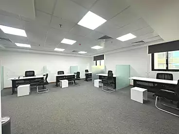 Co-working space For rent in Northern 90th St., 90th Street, 500 sqm