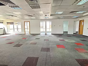Offices For rent in Northern 90th St., 90th Street, 600 sqm