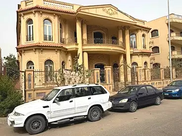 عقارات للبيع في الحي الخامس، الأحياء، 705 متر