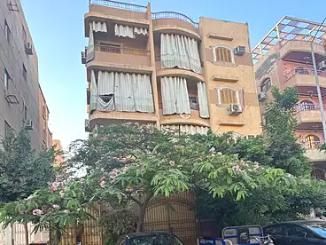 مباني للبيع في المجاورة الثالثة، الحي الأول، 360 متر