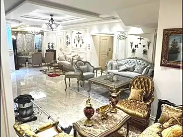 Private For sale in Neighborhood 11th, West Somid, 300 sqm