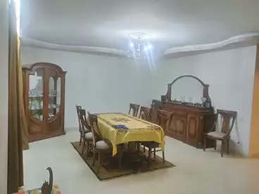 عقارات للبيع في شارع محمود سامي البارودي، القرية السياحية الرابعه، 335 متر