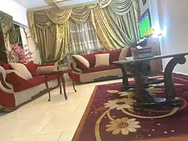 في شارع صقر قريش، شيراتون، 120 متر