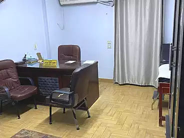 إداري للإيجار في شارع محمد سيد أحمد، حلوان، 180 متر