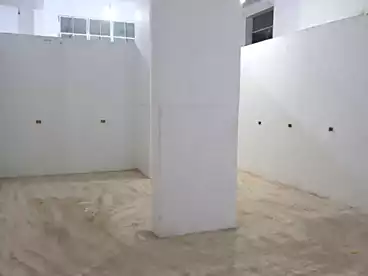 محلات للإيجار في جناكليس، الاسكندرية، 180 متر