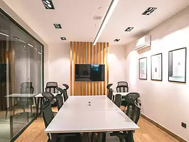 Co-working space For rent in Southern 90th St., 90th Street, 690 sqm
