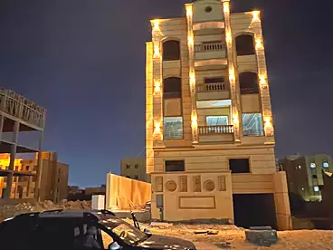 Building For sale in طريق الواحات, 6th of October, 850 sqm