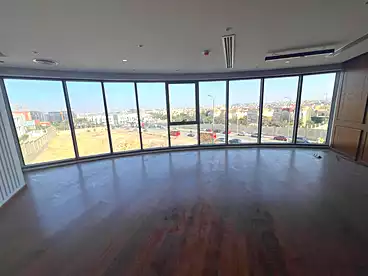 Offices For rent in Southern 90th St., 90th Street, 700 sqm