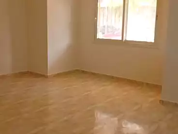 شقة بحديقة للإيجار في شارع محمد متولي الشعراوي، المنطقة العاشرة، 200 متر