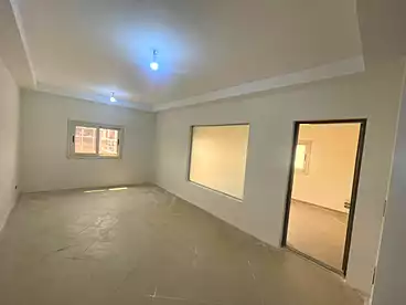 إداري للإيجار في شارع زيد بن حارثه، جنوب الاكاديميه (أ)، 200 متر