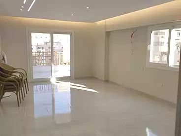 في شارع أحمد فخري، مدينة نصر، 205 متر
