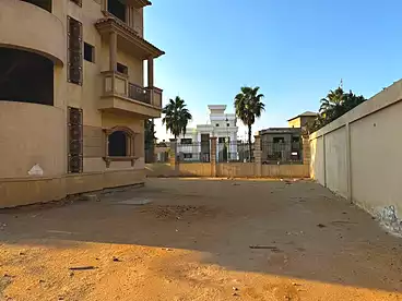في كمبوند رويال سيتي - مجموعة البابطين، كمبوند بالشيخ زايد، 300 متر