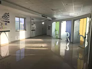 For rent in Southern 90th St., 90th Street, 220 sqm
