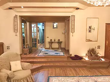 في شارع معز الدولة، المنطقة السادسة، 300 متر