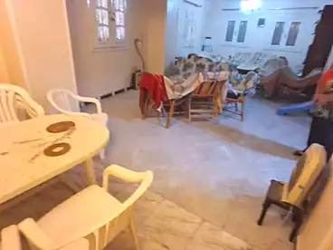 فلل للبيع في البيطاش، العجمي، 200 متر