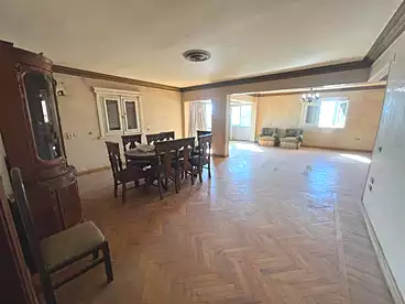 Apartments For sale in Gameat El Dewal El Arbabeya St, El Mohandeseen, 220 sqm