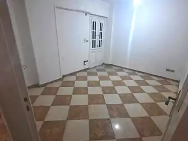 Apartments For sale in Latif Basha St., Helwan El Sharkeya, 152 sqm