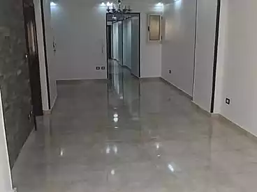 Apartments For sale in Gamal Abdel Nasser St., El Mandara, 165 sqm