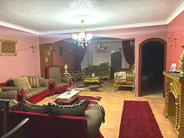 شقق للبيع في شارع رايل، منشية عين حلوان، 200 متر