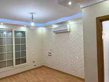 فلل للإيجار في شارع علاء السعدني، غرب الجولف، 260 متر