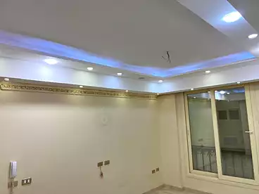 إداري للإيجار في شارع جاذبية سري، الشويفات، 350 متر