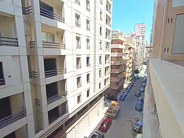 شقق للبيع في شارع محمد عز العرب، لوران، 200 متر