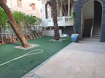 عقارات للإيجار في شارع عبد العزيز البشري، الميريلاند، 700 متر