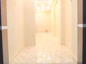 Shops For sale in Eskot, New Miami, 33 sqm