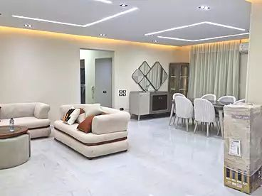 For sale in Tahsin Farghali St., 1st Zone, 220 sqm