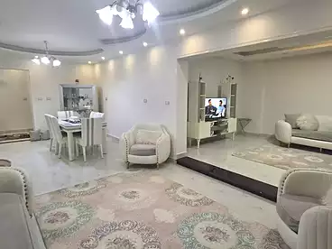 شقق فندقية للإيجار في شارع سيد زكريا، شيراتون، 200 متر