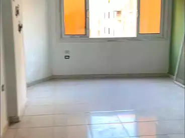 شقق للبيع في شارع المجزر الالي، اللبيني، 90 متر