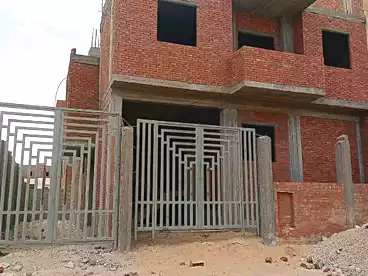 مباني للبيع في منطقة ال 100 فدان، 15 مايو، 676 متر