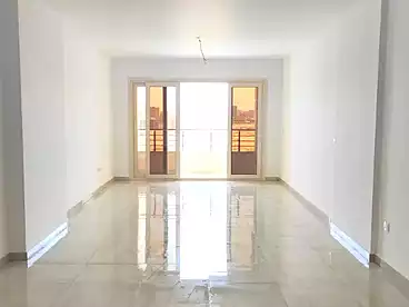 شقق للبيع في شارع بورسعيد، كامب شيزار، 160 متر