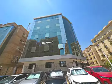 إداري للإيجار في شارع كارفور الرئيسي، زهراء المعادي، 2200 متر
