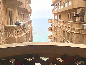 شقق للبيع في طريق الجيش، المندرة، 225 متر