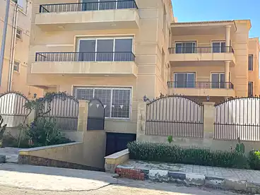 شقق للبيع في شارع طه حسين، جنوب الاكاديميه (ب)، 320 متر