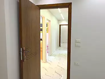شقق للبيع في شارع المجزر الالي، اللبيني، 150 متر
