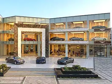 Business Complex For sale in Northern 90th St., 90th Street, 4000 sqm