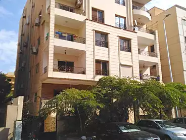 شقق للبيع في شارع يوسف الجندي، النرجس عمارات، 220 متر
