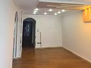 عقارات للإيجار في طريق الجيش، كامب شيزار، 135 متر